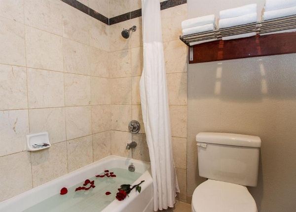 Granada Inn image 31